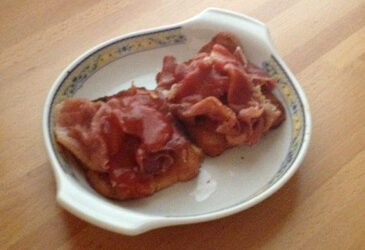 Tapa  TIPICA ARAGONESA «MAGRAS CON POMODORO»