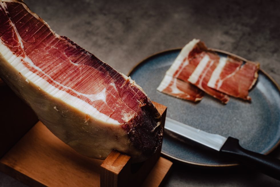 Pro e contro del prosciutto affettato o intero